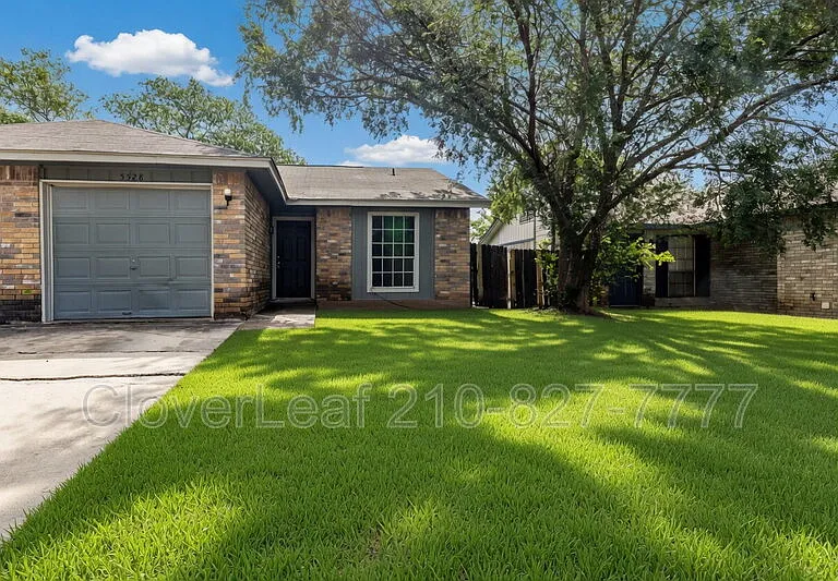 5528 Lochmoor — Photo 1