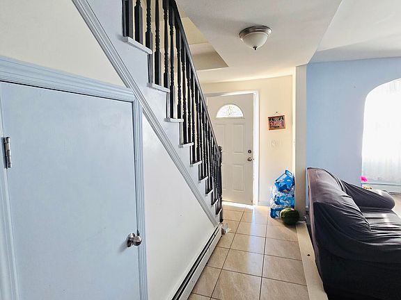 3rd image of 103 Monroe Ave