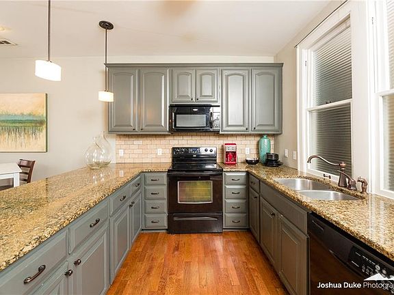5th image of 21 E Center St APT 202