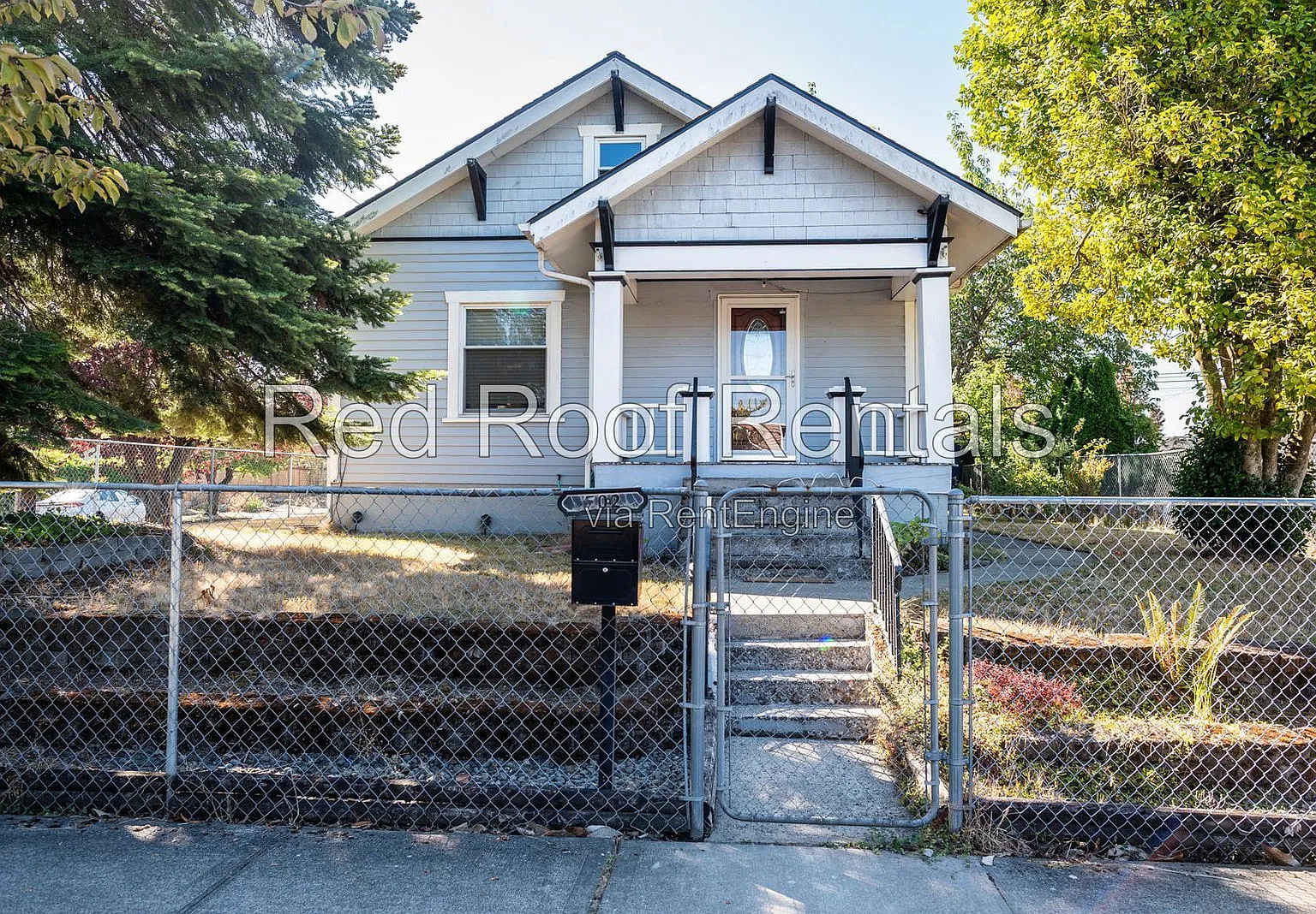 2 bed, 1.0 bath, 1320 sqft, $2,050 — Photo 1