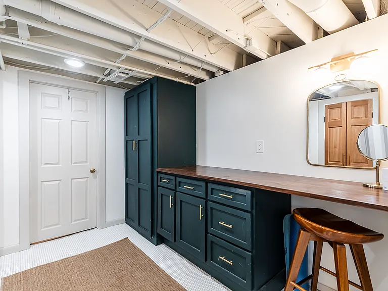 Lower Level Bathroom/Laundry