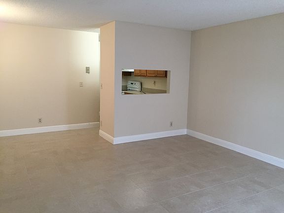 3rd image of 826 Twin Lakes Drive # Fl 1ST