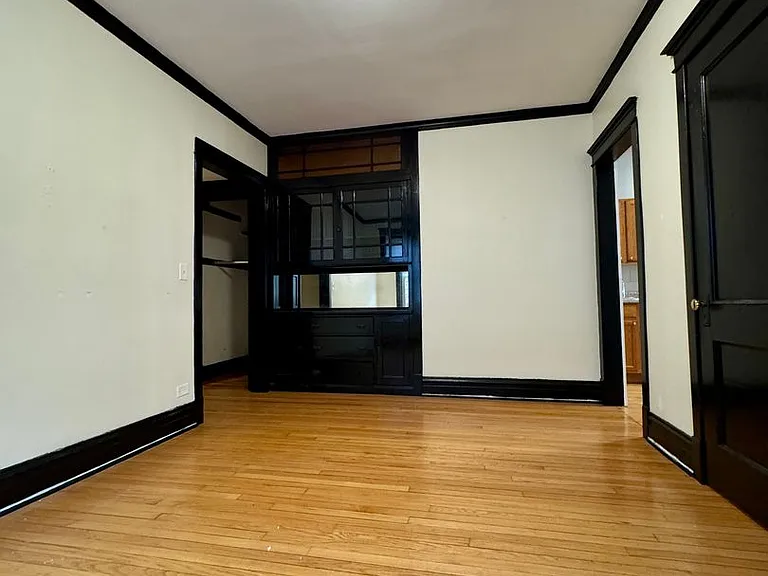3801 N Lincoln Ave — Photo 6