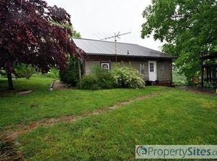 38 Friendship Hollow Rd S, Pleasant Shade, TN 37145