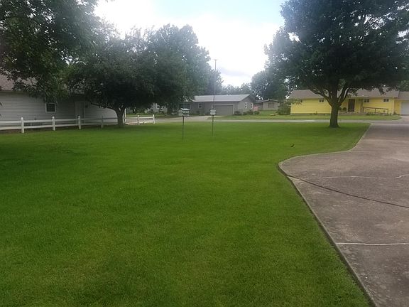 4th image of 420 N Sunset Ave