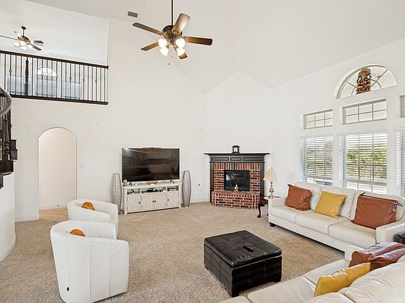 4th image of 8107 Graystone Dr