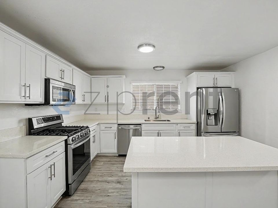 1st image of 927 Freeman Ave