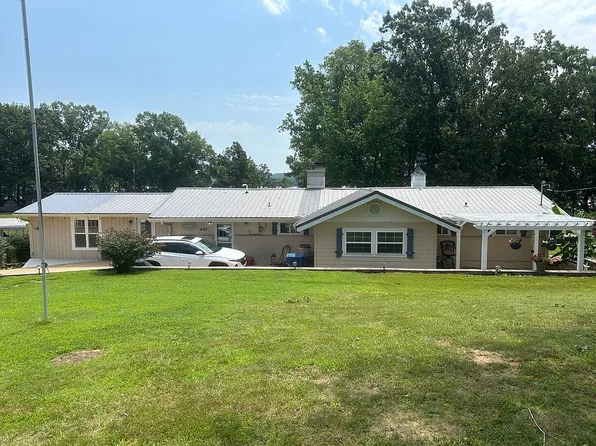 247 Holiday Acres Cir, Springville, TN 38256