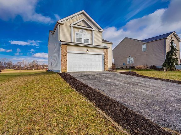 2nd image of 400 Evergreen Cir