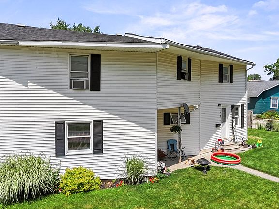 2nd image of 118 E Main St