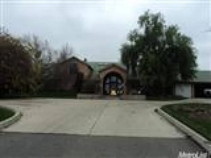 11549 Livingston Cressey Rd photo 1