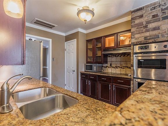 5th image of 6702 Indian Falls Dr