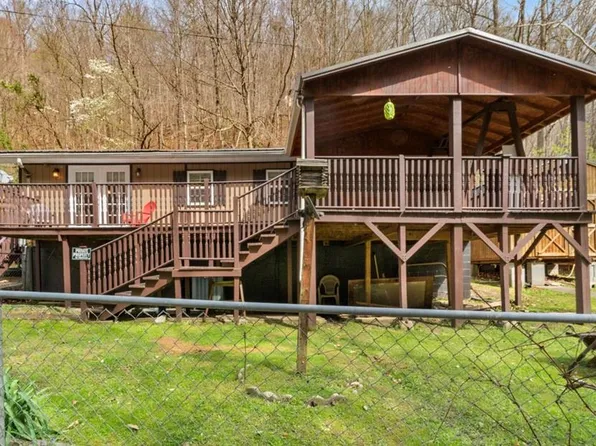 933 Darb Fork Rd, Hazard, KY 41701