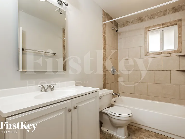 2114 W Sunnyside Dr — Photo 13