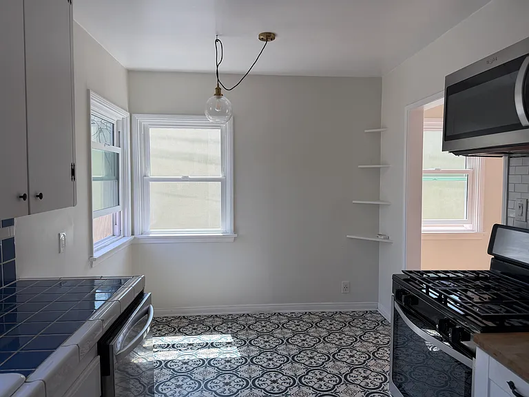 1149 22nd St — Photo 31