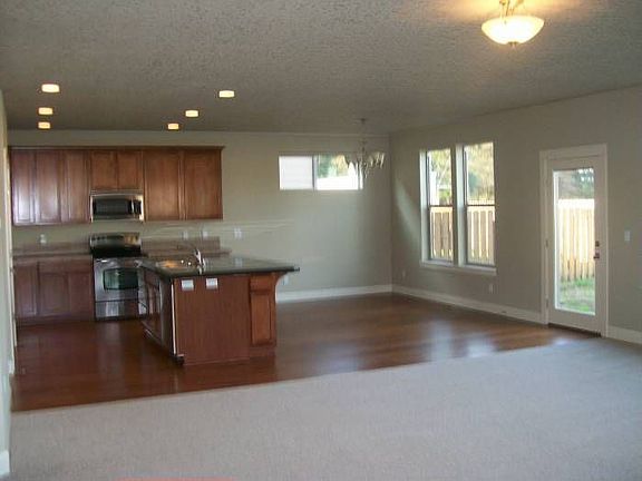 2nd image of 14210 NE 95th Cir