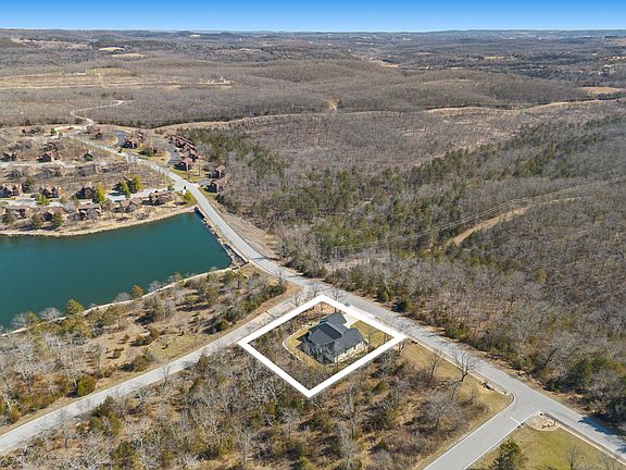 5th image of 173 Fox Hollow Road