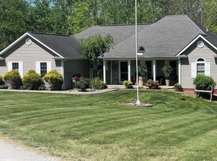 211 Cave Valley Rd, Byrdstown, TN 38549