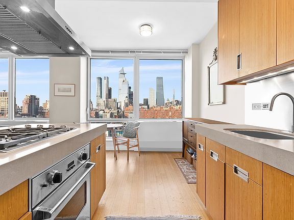 3rd image of 450 W 17th St APT 1902