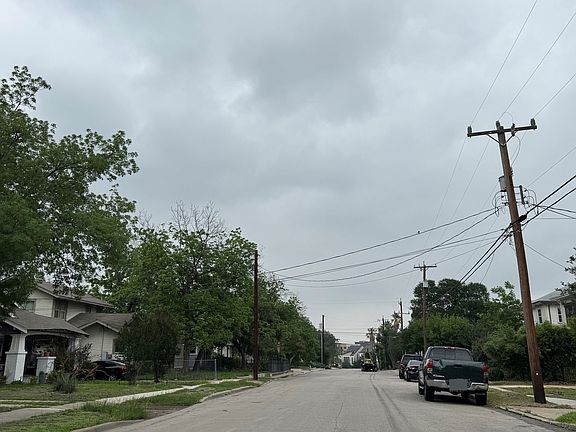 4th image of 510 E Locust St