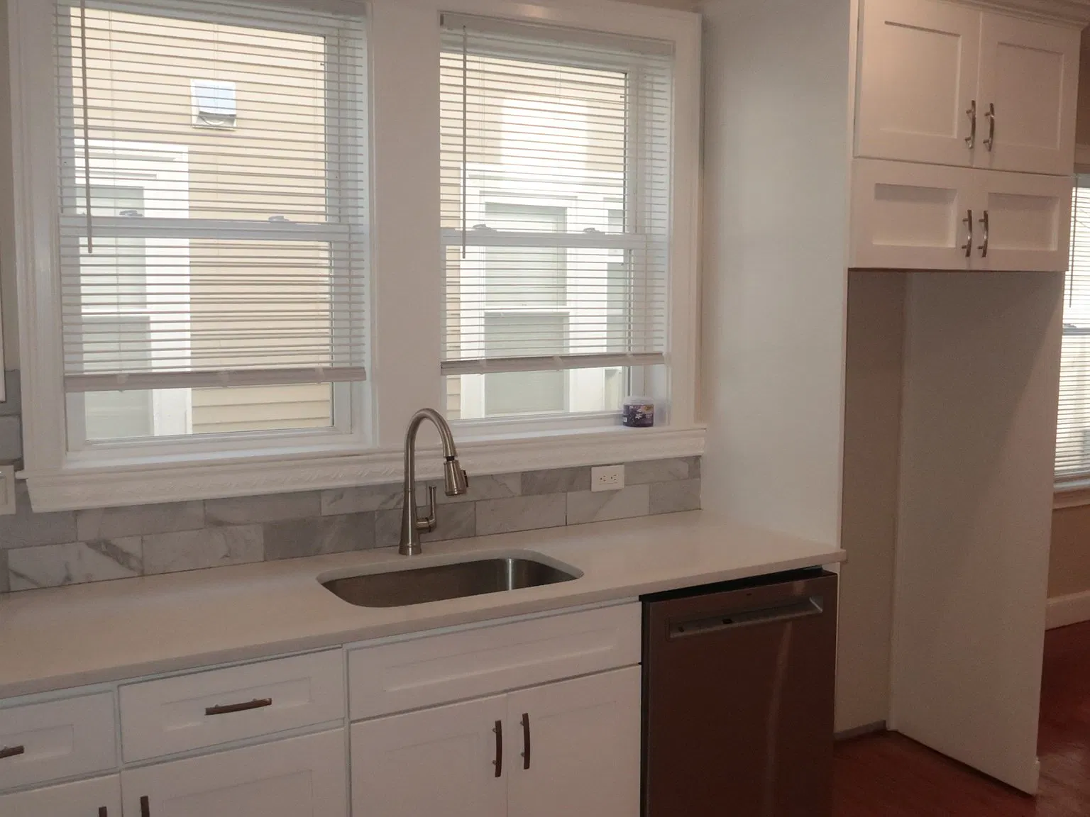 3 bed, 1.0 bath, 800 sqft, $3,000 — Photo 4