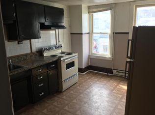 938 Centre St APT 3M, Ashland, PA 17921