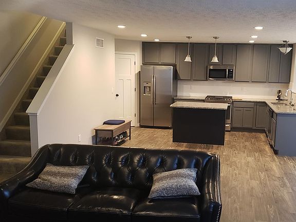 5th image of 7941 Victory Garden Ln