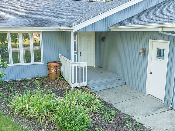 2nd image of 4584 Hampstead Pl
