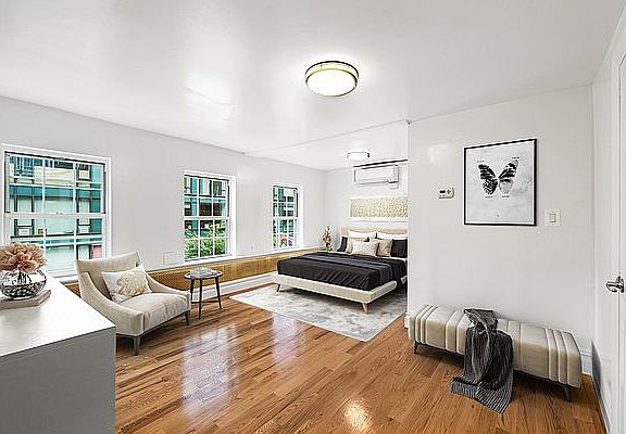 2nd image of 510 Greenwich St #1A