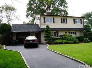 14 Satellite Ln, Levittown, NY 11756