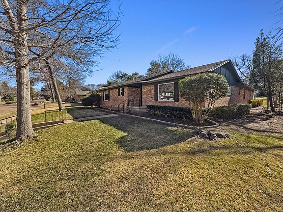 2nd image of 2709 Ripplewood Dr