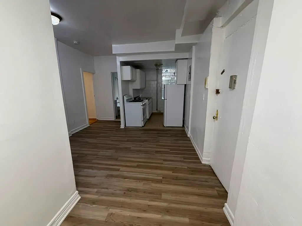 1 bed, 700 sqft, $2,762 — Photo 4