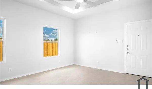 500 N Onyx Ave — Photo 10