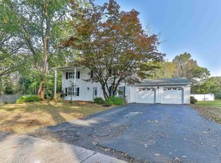 3 Emerson Dr, Morganville, NJ 07751