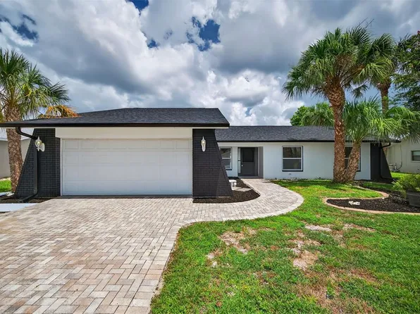 10221 Landmark Dr, Hudson, FL 34667