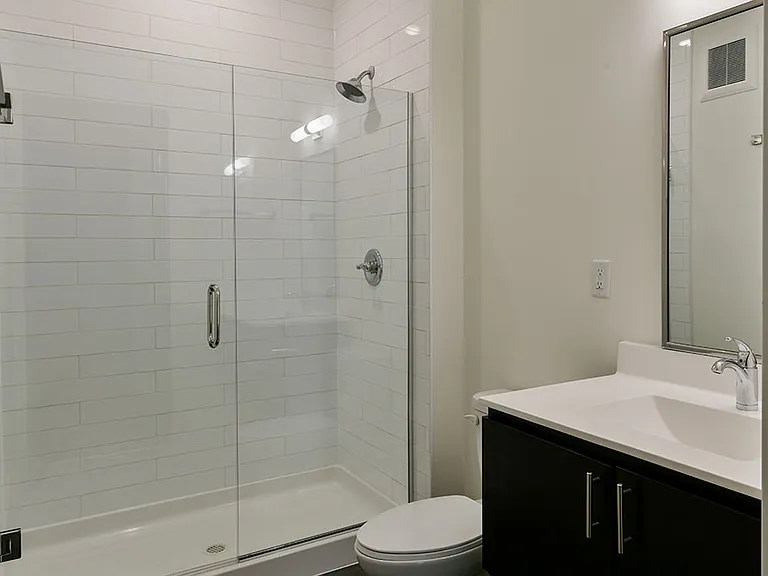 2915 James Ave S — Photo 10