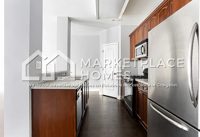 3 bed, 2.5 bath, 1873 sqft, $2,300 — Photo 4