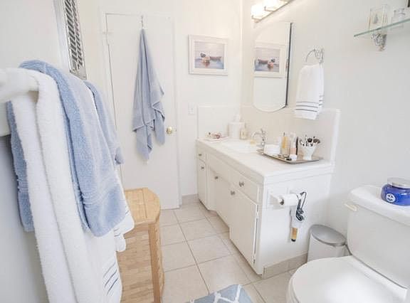 5th image of 12827 Kling St #3