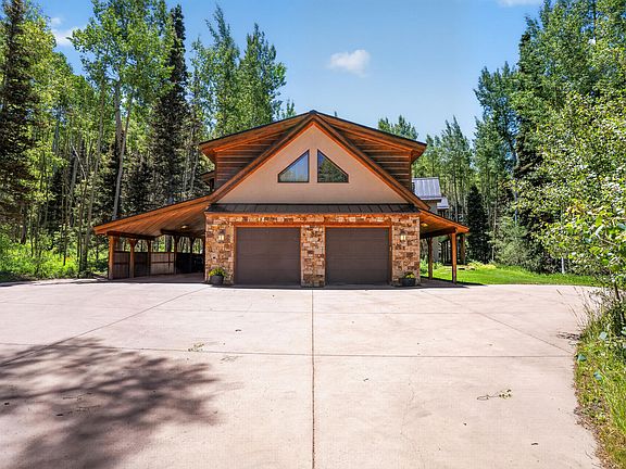 3rd image of 110 Saddle Horn Ln