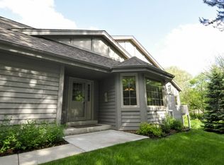 2845 Teal Ridge Ct, Brookfield, WI 53045