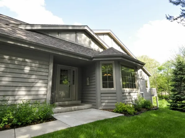 2845 Teal Ridge Ct, Brookfield, WI 53045