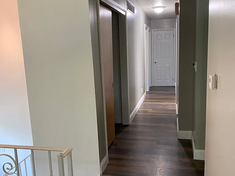 883 Roanoke Dr — Photo 17