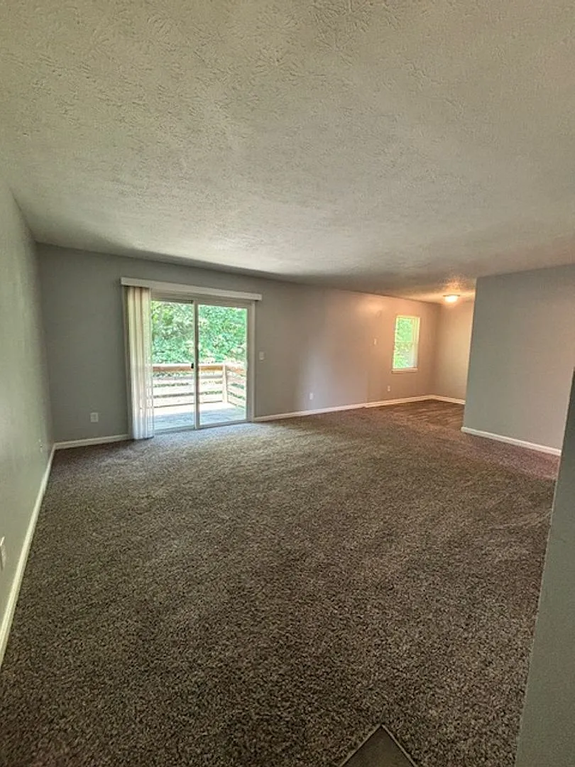 Building Photo - 1590 Illinois Rd