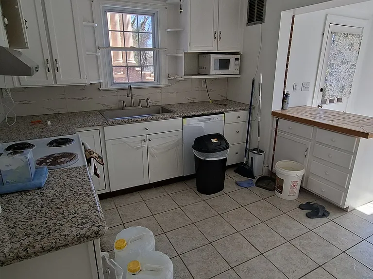 313 Rose Hill Ave — Photo 2