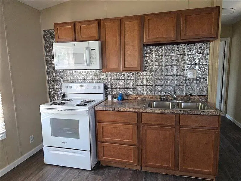2 bed, 2.0 bath, $926 — Photo 3