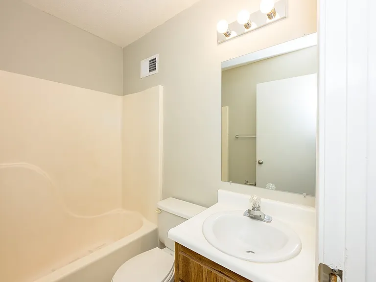 173 Creekvale Dr #13 — Photo 9