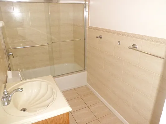 Rented by Maximus Realty Group | media 24