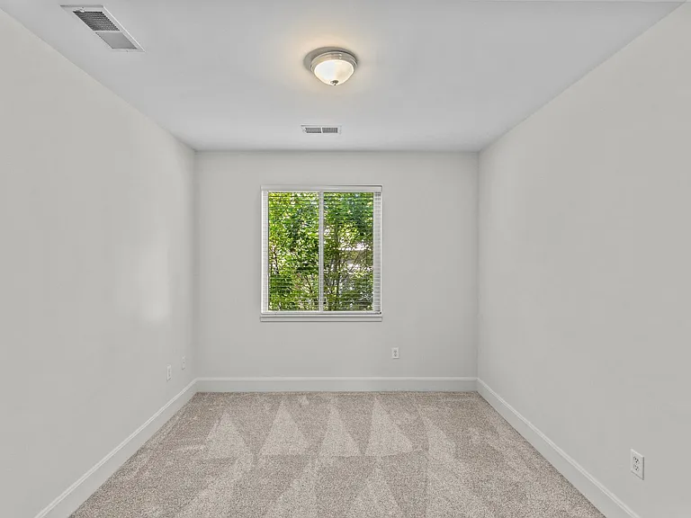 420 Queens Rd #7 — Photo 41