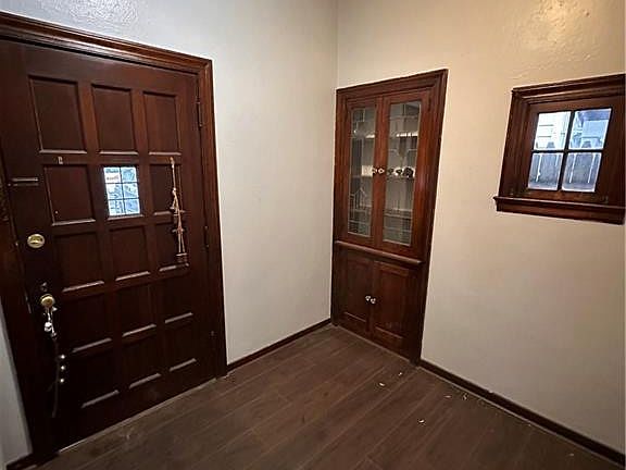 2nd image of 3224 Northwood Ave