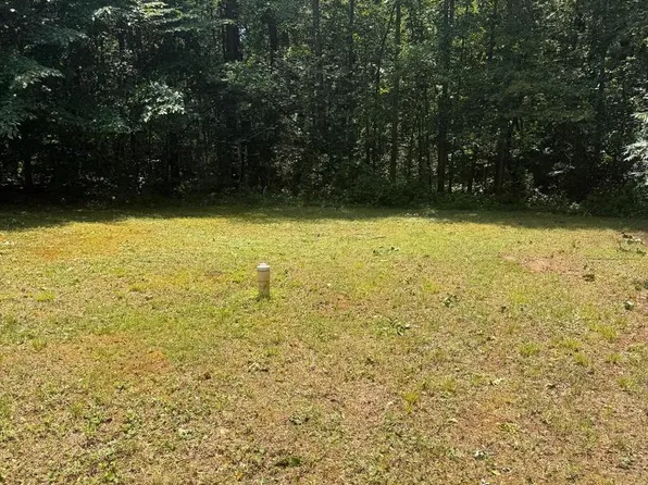 143 Oakland Pl, Louisa, VA 23093